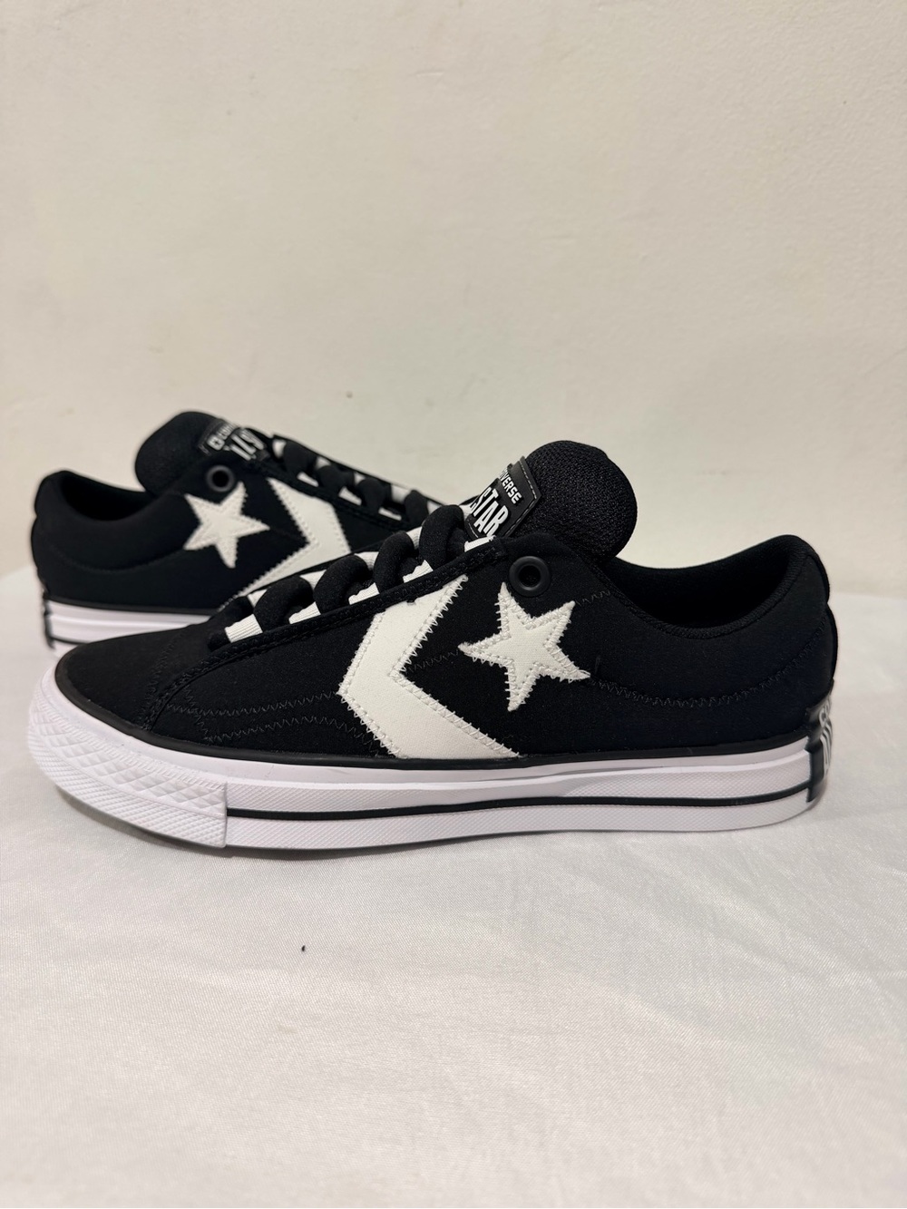 Converse Star Player Puff OX - 7.5 Mens 9 Women